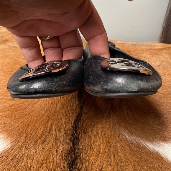 Womens tory Burch flat shoes size 6 check them out very nice thanks 🙏 - Picture 2 of 8